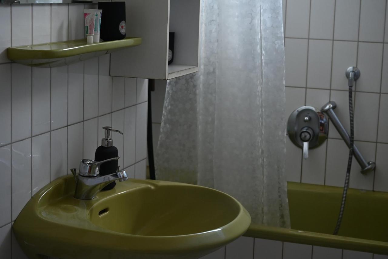 Privates Zimmer in Wohnung auf der Karthause Koblenz  Exterior foto